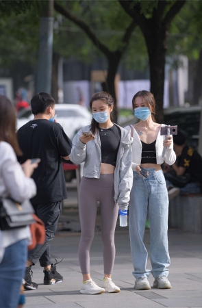 甜美青春姐妹