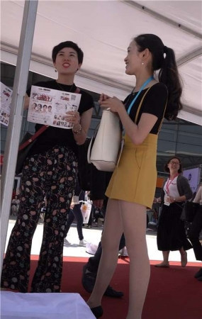 补妆 [1.59 GB/MP4]