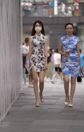 搭讪街拍端庄优雅旗袍美女