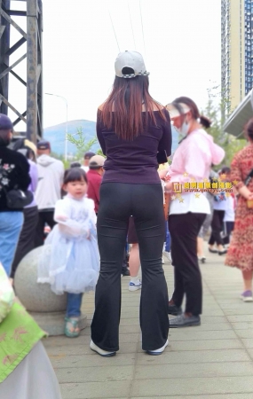 逆光下，质感黑，健身族
