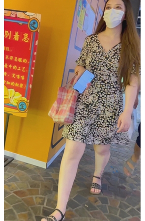 连衣裙小姐姐