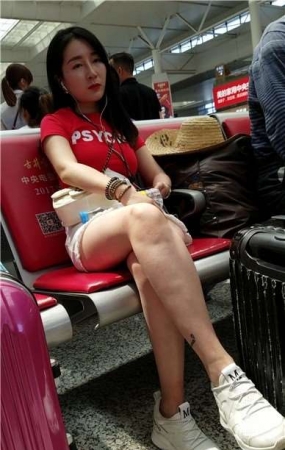 4k-运动鞋大长腿丰满女神姐姐