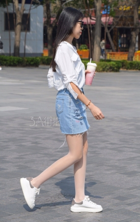 牛仔裙白色丝袜小白鞋小姐姐，可爱好看完美-11P