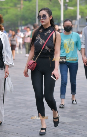 黑色性感紧身裤美女