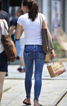 2017-07-12紧身牛仔少妇