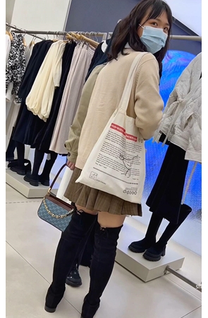 短裙小姐姐