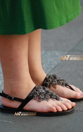 蓝裙丰满少妇