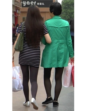 街拍极品黑丝漂亮美女