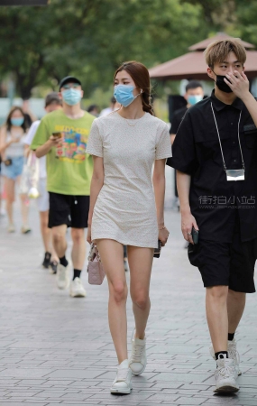 靓丽短裙妹子