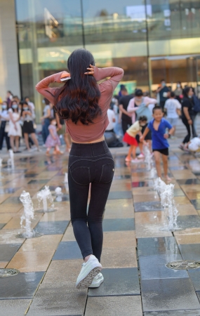 甜美蜜桃紧牛小姐姐