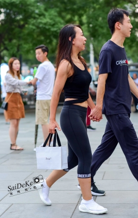 9.3 紧身瑜珈裤少妇