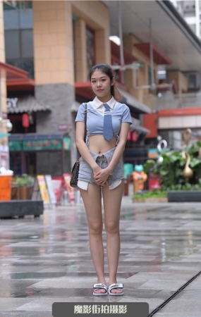 MP1010 [一始街拍图片] 牛仔热裤小妹