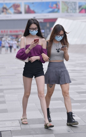 纤细长腿小姐姐