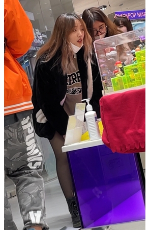 黑丝美女