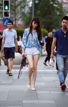 大长腿美女