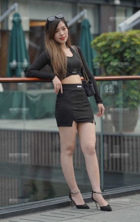 短裙美眉