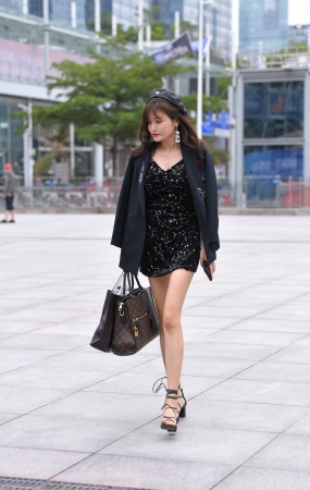 长腿美女