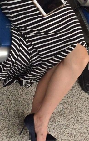 性感美腿高跟鞋美少妇