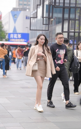 美腿有范儿的性感小姐姐
