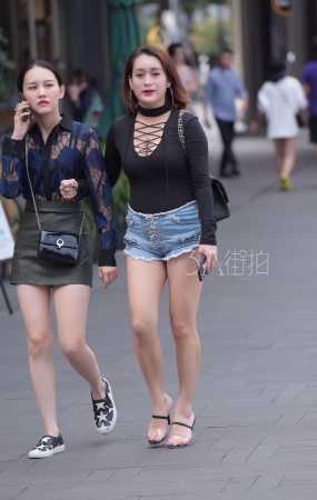 1028-1丰满的热裤-15P