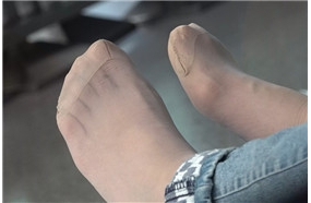 紧身牛仔，街拍丝袜美足