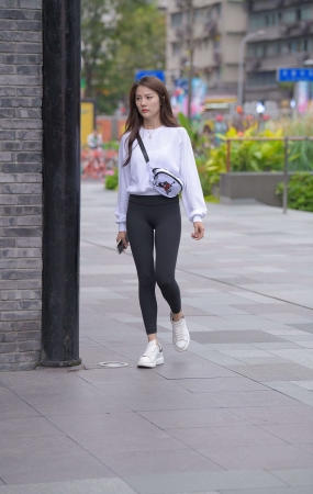 J84黑色紧牛