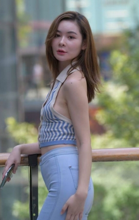 一只麋鹿摄影作品  露背蓝牛美女 [564P-10.2GB]