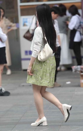 街拍肉丝少妇-14P