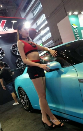 4K – 车展性感短裙车模 [671 MB/MP4]