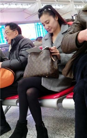 4k超清，微笑甜美街拍黑丝大美女