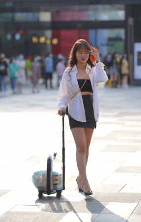 皮裙美眉