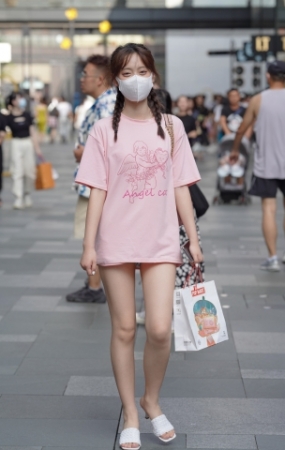 美腿小妹