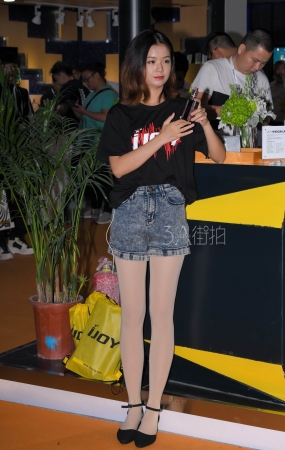 热裤丝袜美女-10P