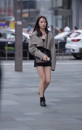 短裤美女