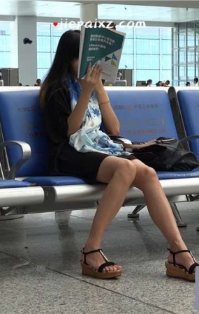 骨感的黑色短裙妹子看书有点无聊了 [4.74 GB/MP4]