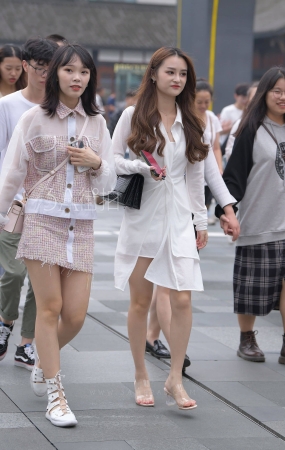 感觉穿这种透明高跟的美足很干净-14P