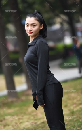 路遇健身妹妹