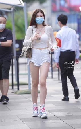 2064-3+46/白热裤，大白腿，想触摸~ 4P