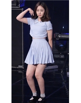 蓝裙清纯小美女热舞秀5则