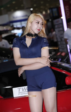 [辉辉赛贴-韩国改装车展]肉欲的感觉