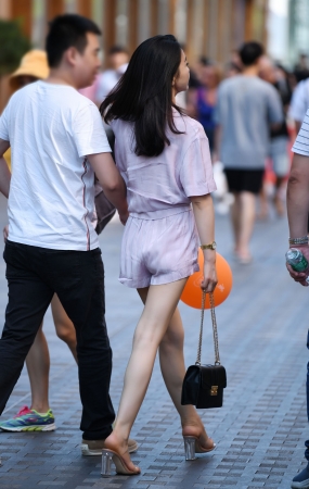 气质美腿美女