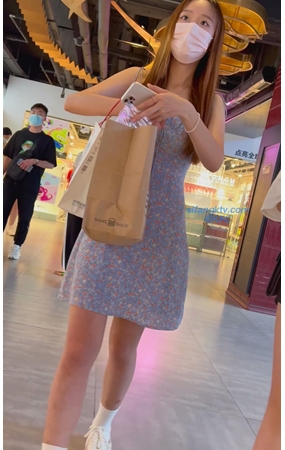 连衣裙美女