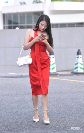 吊带红裙高跟 21-10-29-822