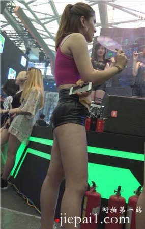 4k-身材超级劲爆的皮裤美女们