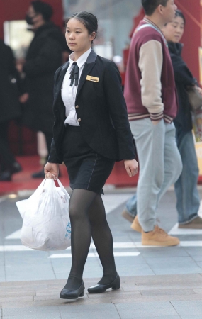 街拍黑丝职业装