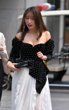 9319-12+66/美胸闺蜜 5P