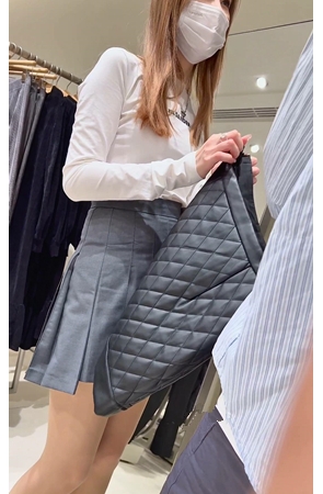 百褶裙美女