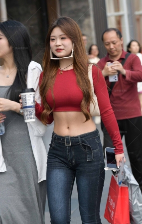 25515-20=47√好身材牛仔裤女孩 10P