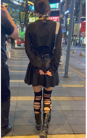 黑裙小姐姐