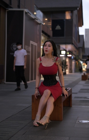 逆天般的身材，你想占有她吗?